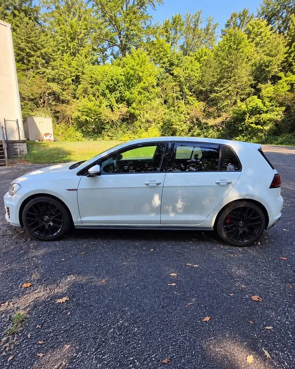 2017 Volkswagen GTI Mk7 - Image 2 of 9