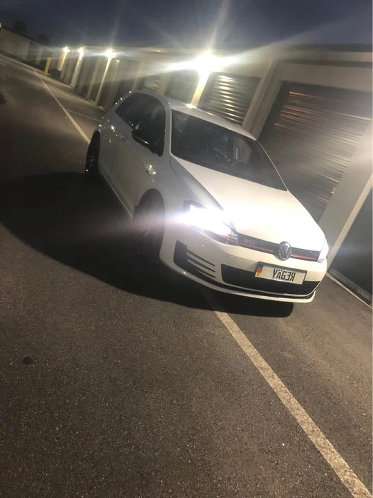 2017 Volkswagen GTI Mk7 - Image 2 of 2