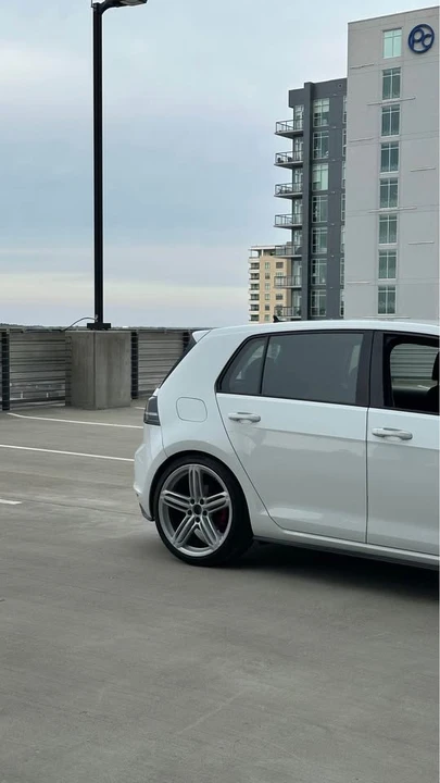 2017 Volkswagen GTI Mk7 - Image 3 of 5