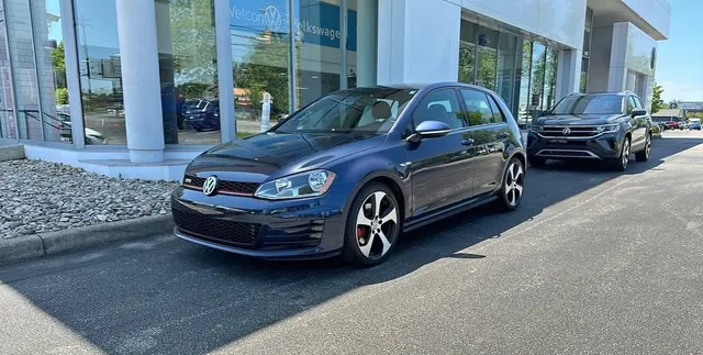 2017 Volkswagen GTI 2.0T Hatchback Sedan 4D