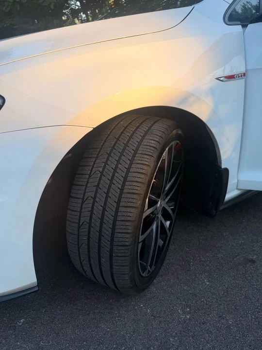 2017 Volkswagen GTI Mk7 - Image 12 of 20