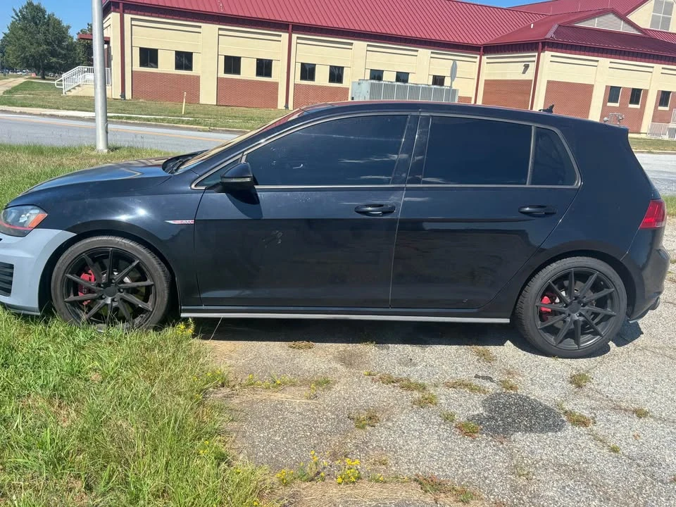 2017 Volkswagen GTI Mk7 - Image 4 of 5