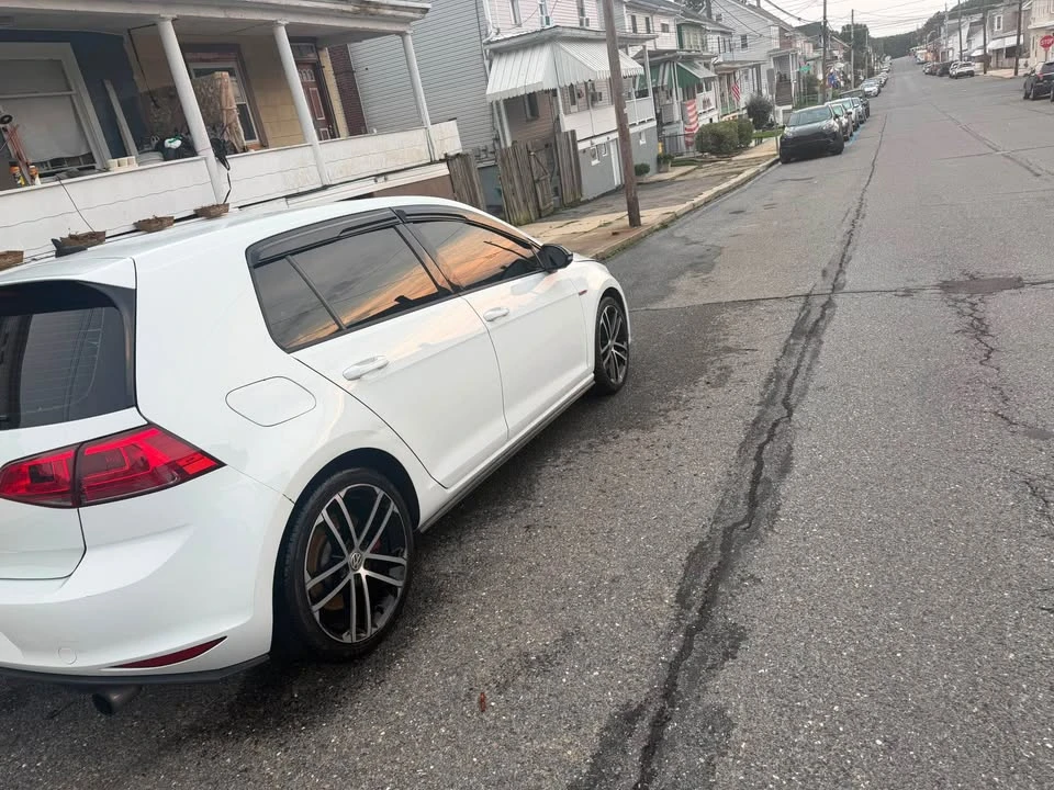 2017 Volkswagen GTI Mk7 - Image 9 of 9