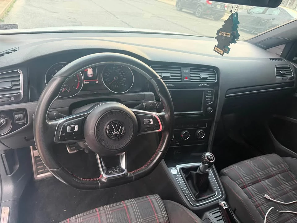 2017 Volkswagen GTI Mk7 - Image 4 of 9
