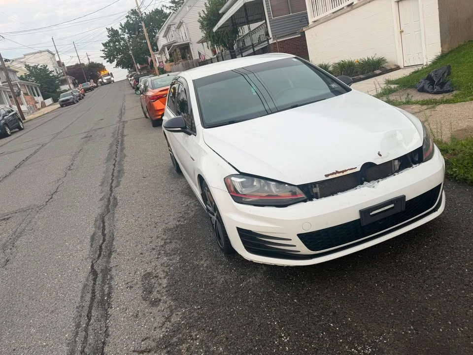 2017 Volkswagen GTI Mk7 - Image 5 of 9