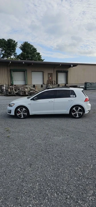 2017 Volkswagen GTI Mk7 - Image 8 of 18