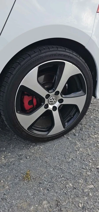 2017 Volkswagen GTI Mk7 - Image 15 of 18