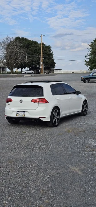 2017 Volkswagen GTI Mk7 - Image 5 of 18