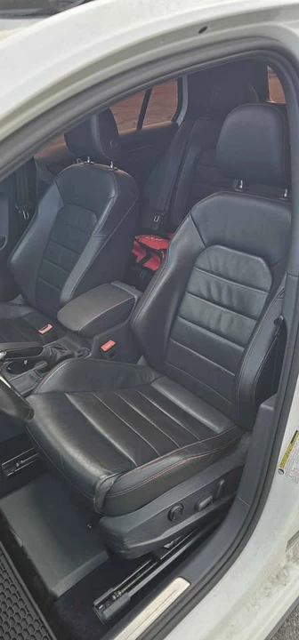 2017 Volkswagen GTI Mk7 - Image 12 of 18
