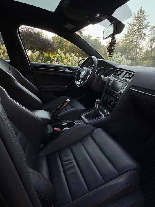 2017 Volkswagen GTI Mk7 - Image 10 of 11