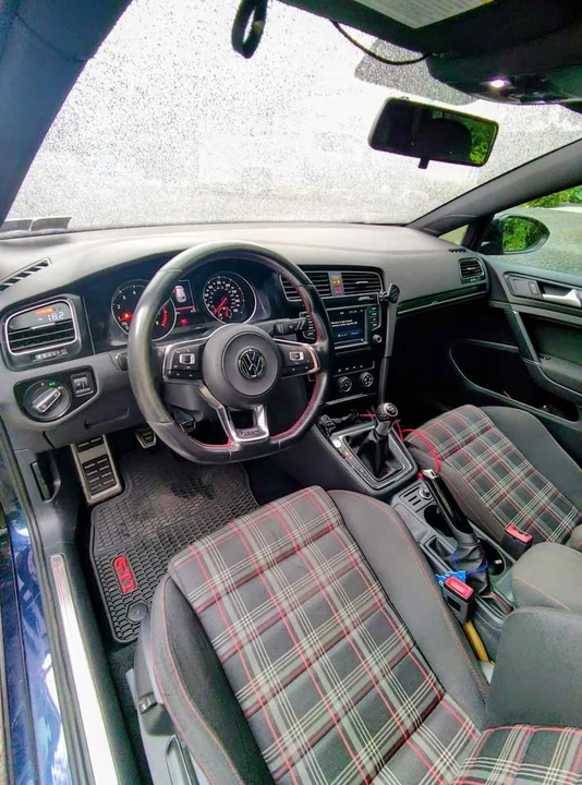 2017 Volkswagen GTI Mk7 - Image 7 of 10