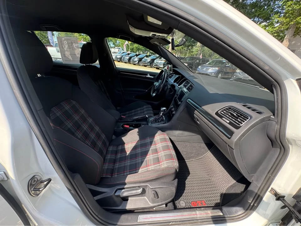 2017 Volkswagen GTI Mk7 - Image 17 of 18