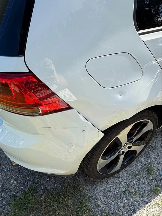 2017 Volkswagen GTI Mk7 - Image 6 of 11