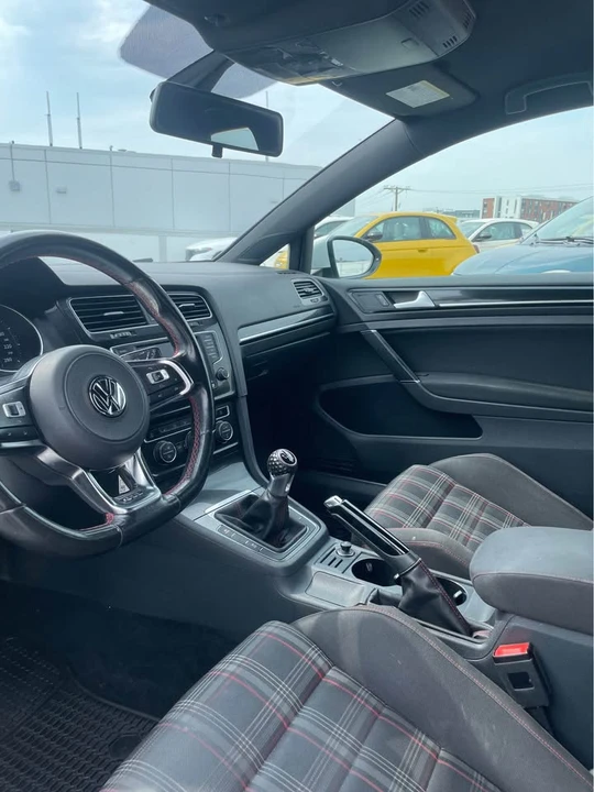 2017 Volkswagen GTI Mk7 - Image 5 of 7