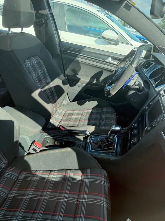 2017 Volkswagen GTI Mk7 - Image 4 of 4