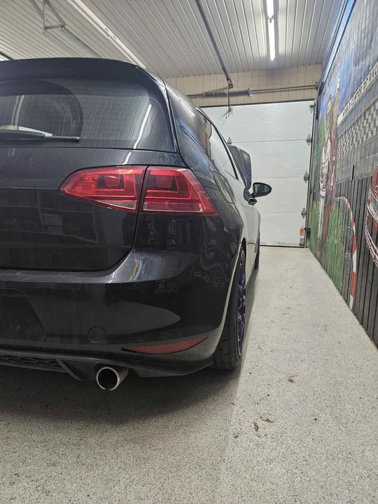 2017 Volkswagen GTI Mk7 - Image 10 of 17