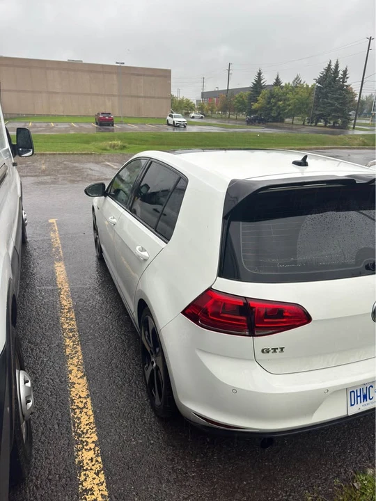 2017 Volkswagen GTI Mk7 - Image 8 of 10