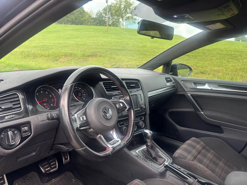 2017 Volkswagen GTI Mk7 - Image 8 of 9