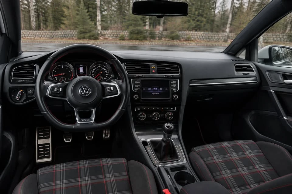 2017 Volkswagen GTI Mk7 - Image 6 of 6