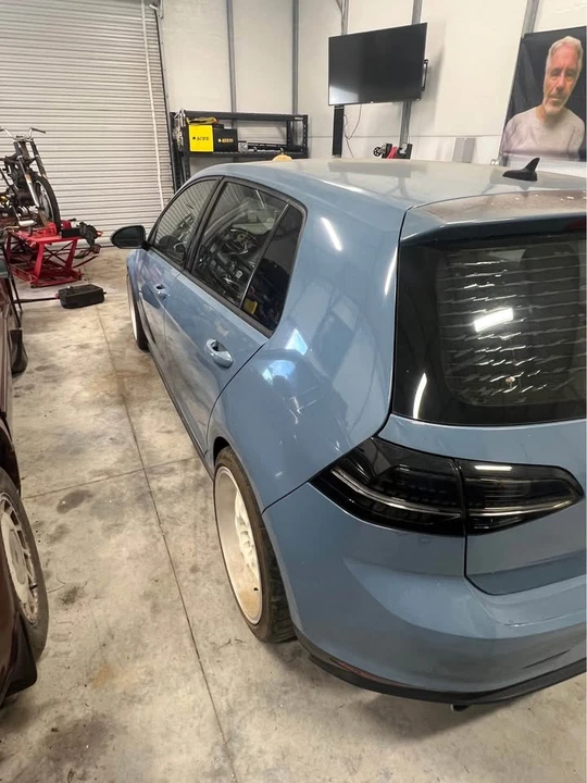 2017 Volkswagen GTI Mk7 - Image 3 of 7