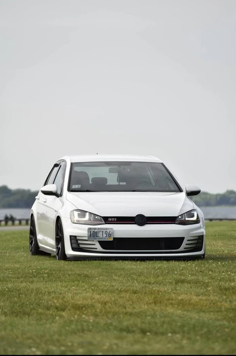 2017 Volkswagen GTI Mk7 - Image 3 of 7