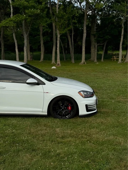 2017 Volkswagen GTI Mk7 - Image 6 of 7