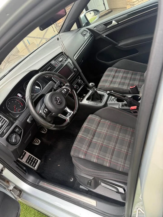 2017 Volkswagen GTI Mk7 - Image 5 of 5
