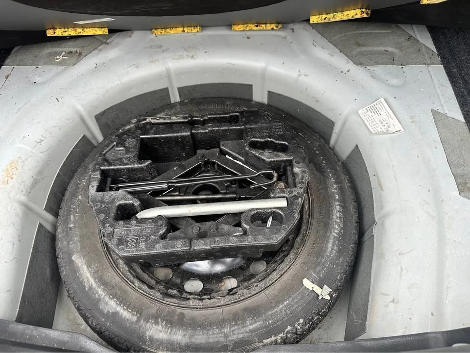 2017 Volkswagen A6 Jetta - Image 5 of 13