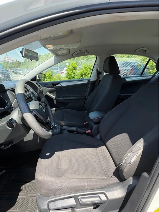 2017 Volkswagen A6 Jetta - Image 3 of 5