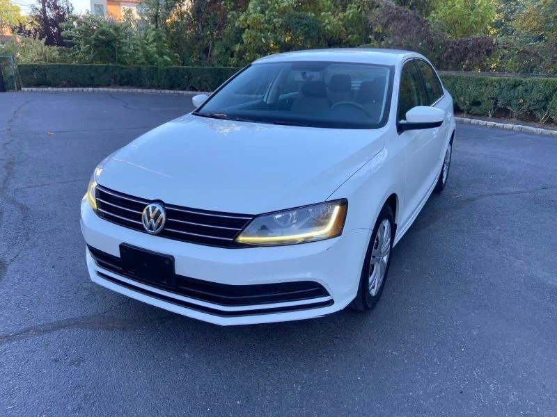 2017 Volkswagen A6 Jetta - Image 2 of 12