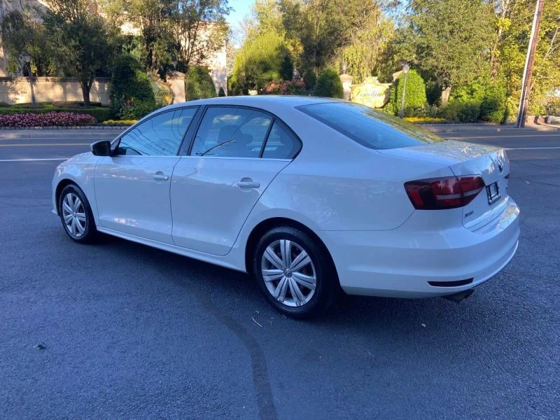 2017 Volkswagen A6 Jetta - Image 6 of 12