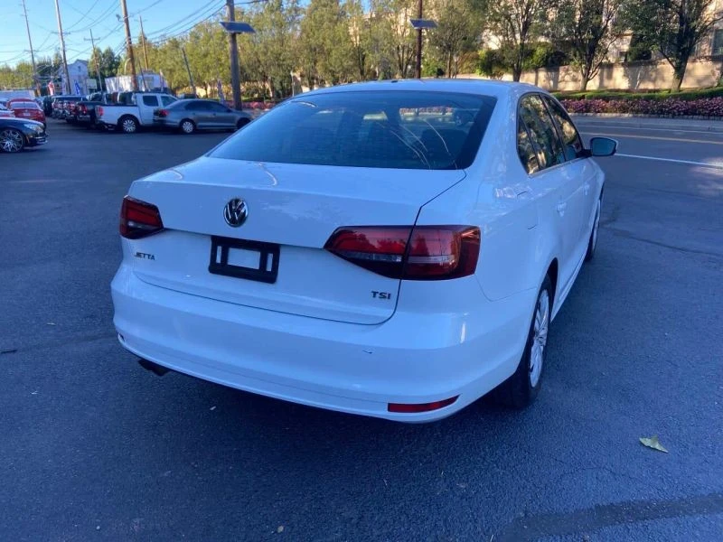 2017 Volkswagen A6 Jetta - Image 9 of 12