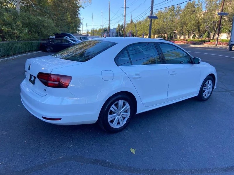 2017 Volkswagen A6 Jetta - Image 10 of 12