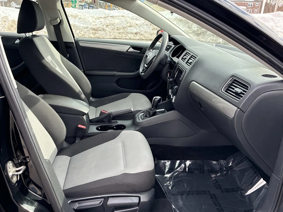 2017 Volkswagen A6 Jetta - Image 9 of 21