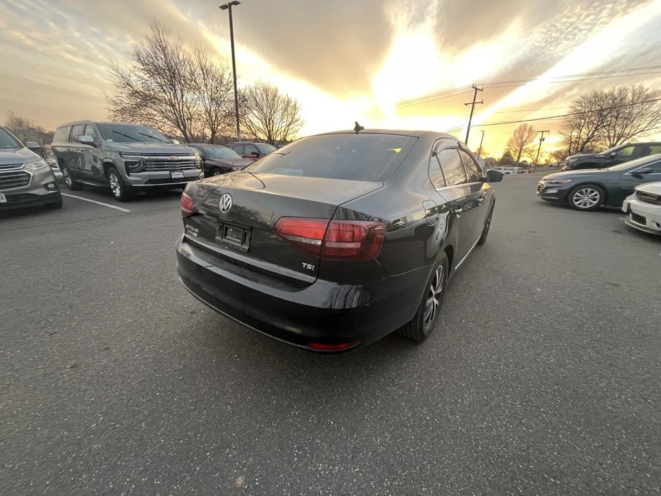 2017 Volkswagen A6 Jetta - Image 7 of 12