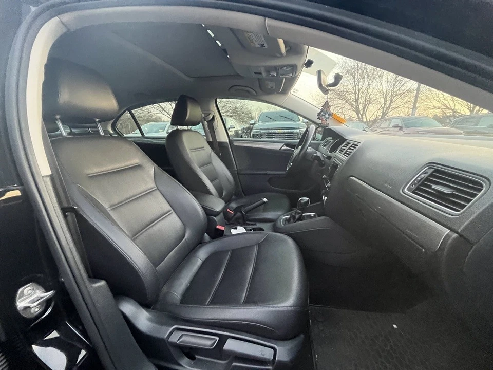 2017 Volkswagen A6 Jetta - Image 3 of 12