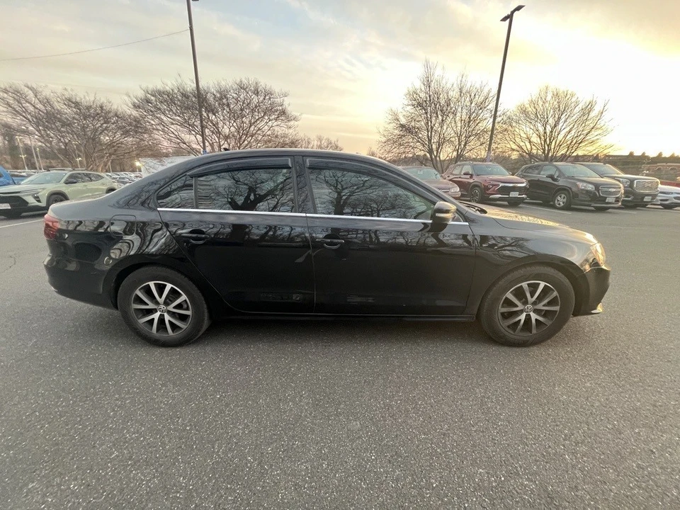 2017 Volkswagen A6 Jetta - Image 6 of 12