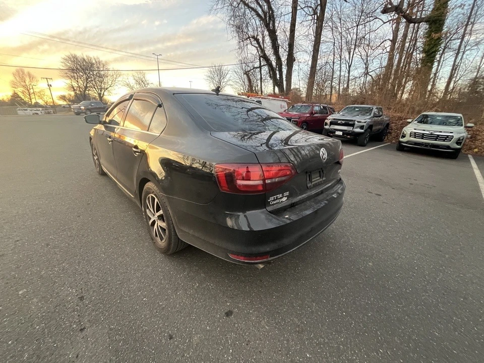 2017 Volkswagen A6 Jetta - Image 9 of 12