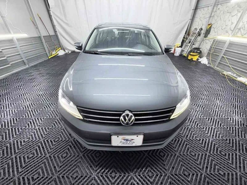 2017 Volkswagen A6 Jetta - Image 10 of 12