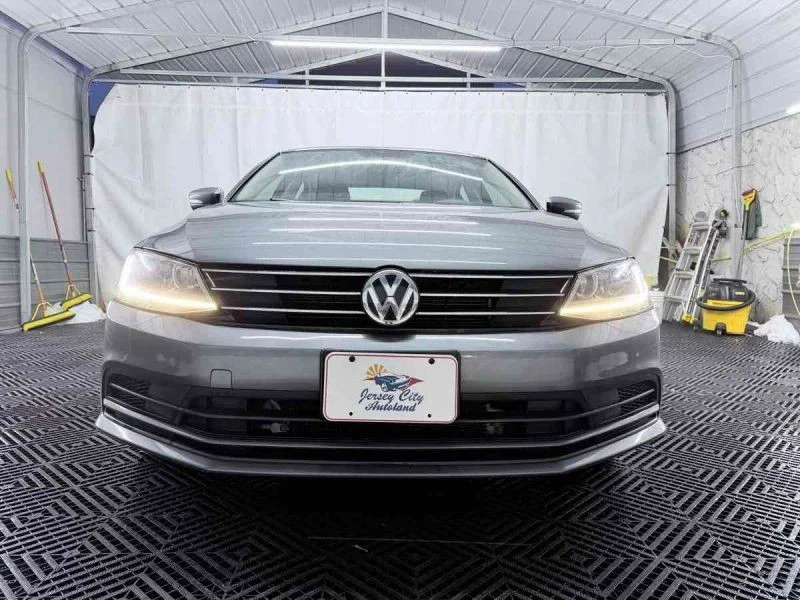2017 Volkswagen A6 Jetta - Image 2 of 12