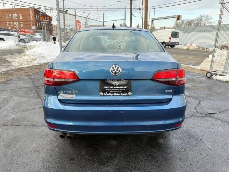 2017 Volkswagen A6 Jetta - Image 5 of 12