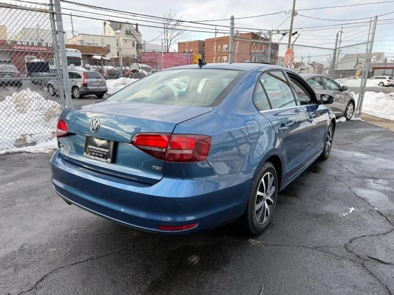 2017 Volkswagen A6 Jetta - Image 6 of 12