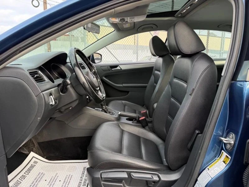 2017 Volkswagen A6 Jetta - Image 10 of 12