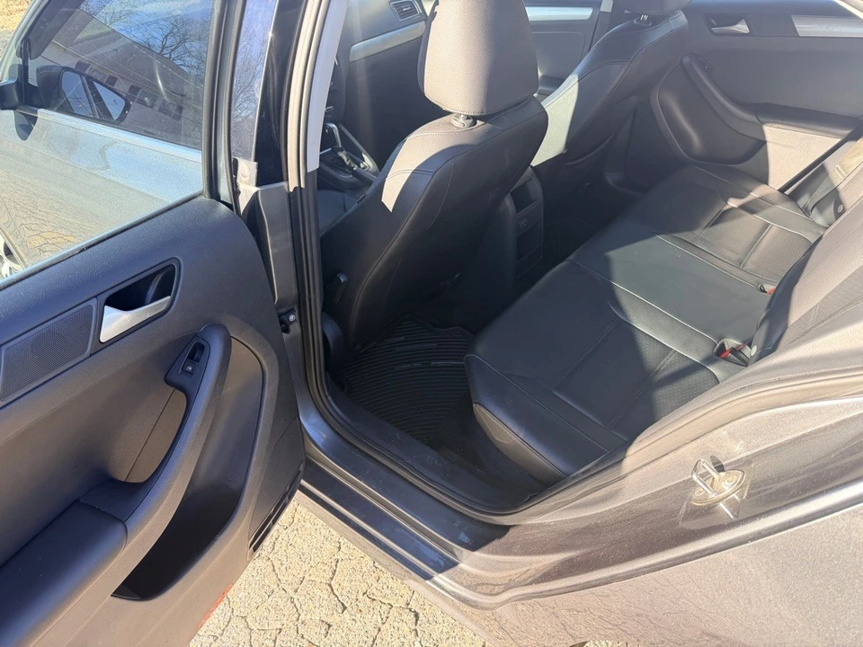 2017 Volkswagen A6 Jetta - Image 13 of 20