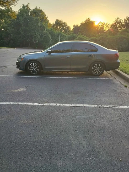 2017 Volkswagen A6 Jetta - Image 4 of 10