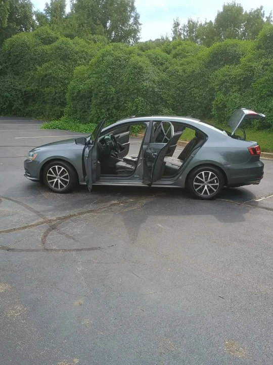 2017 Volkswagen A6 Jetta - Image 8 of 10