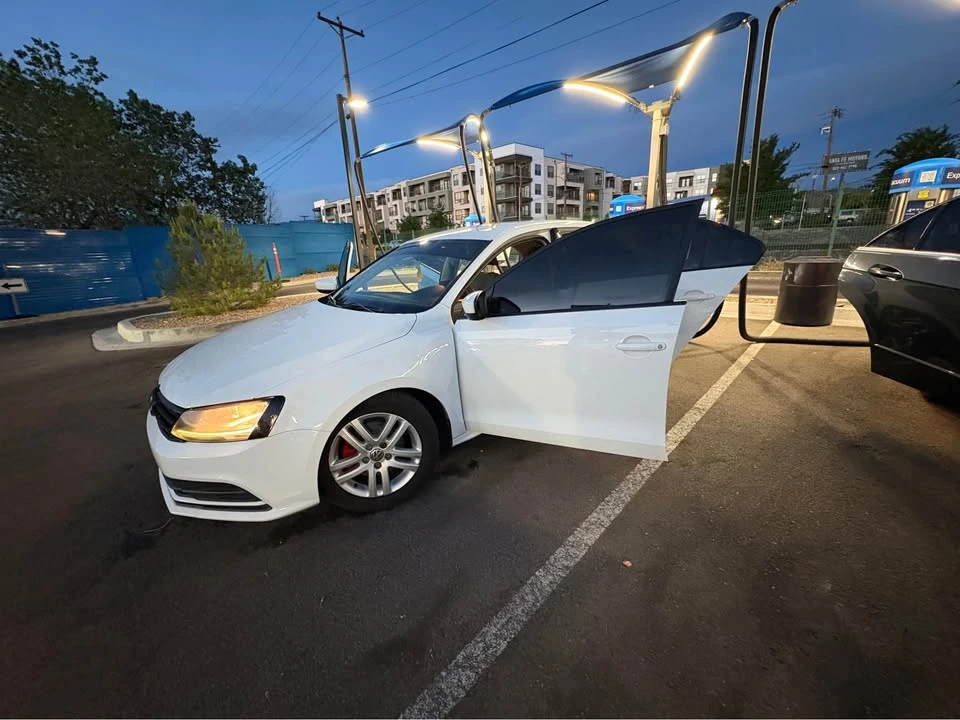 2017 Volkswagen A6 Jetta - Image 12 of 17