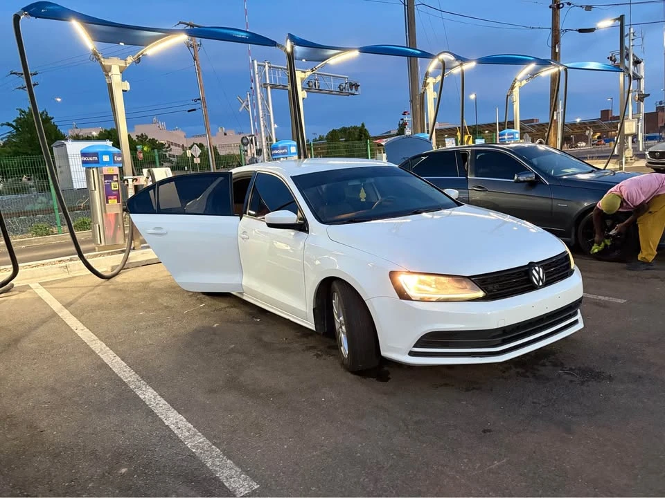 2017 Volkswagen A6 Jetta - Image 7 of 17