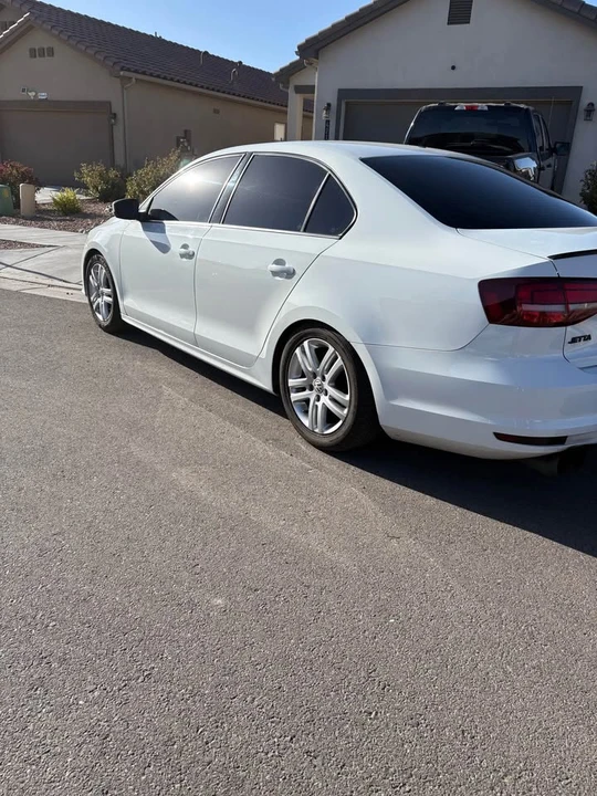 2017 Volkswagen A6 Jetta - Image 2 of 17