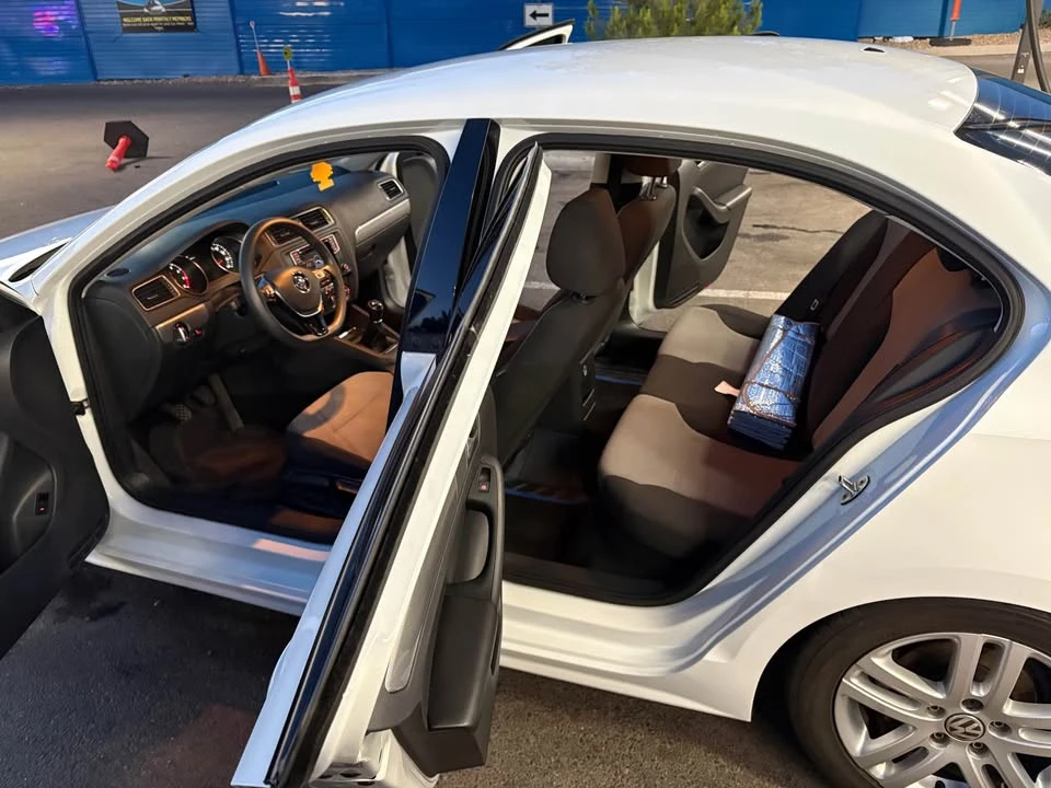 2017 Volkswagen A6 Jetta - Image 9 of 17